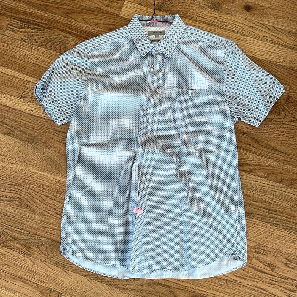 Ted Baker short sleeve button up shirt size 4.  Like new.